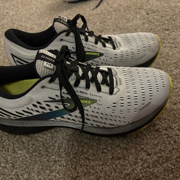Brooks Ghost 13 mens Running Shoes - Gray and Neon Green - Picture 2 of 9